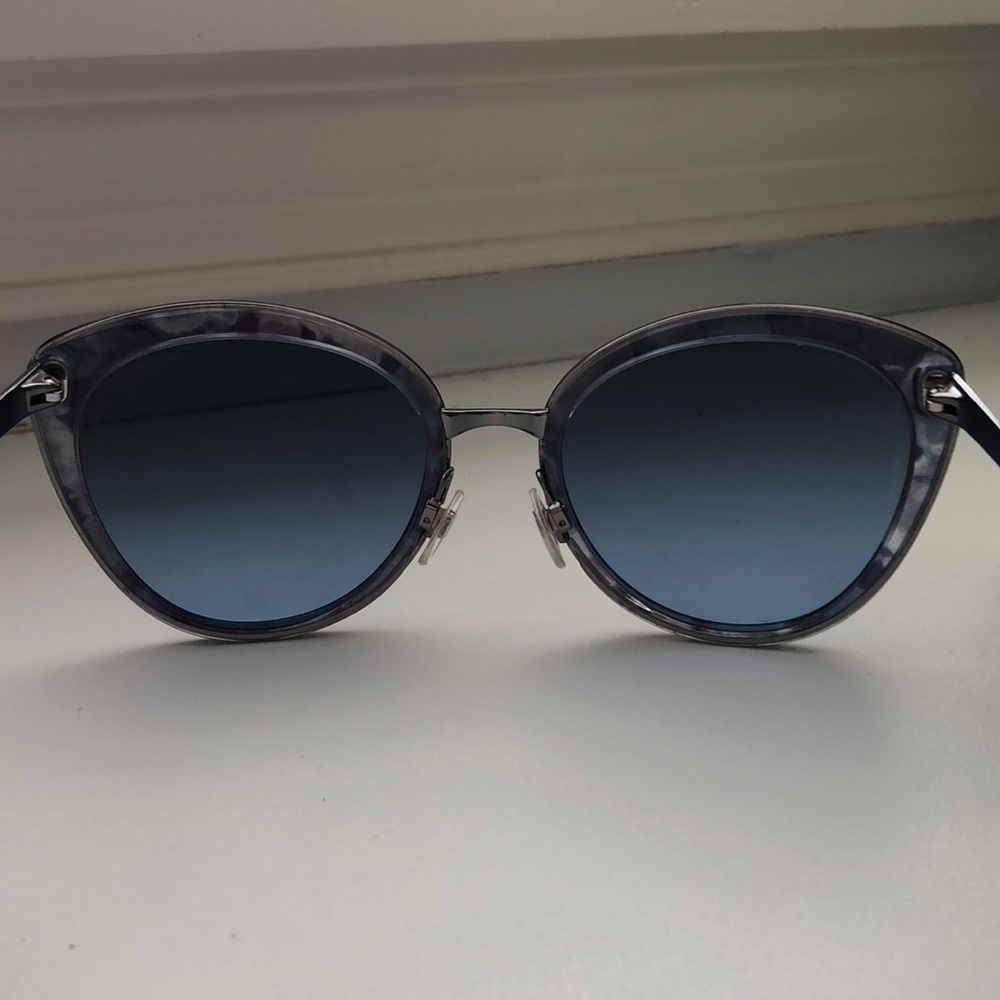 CHANEL 💙 Sunglasses - Picture 4 of 8